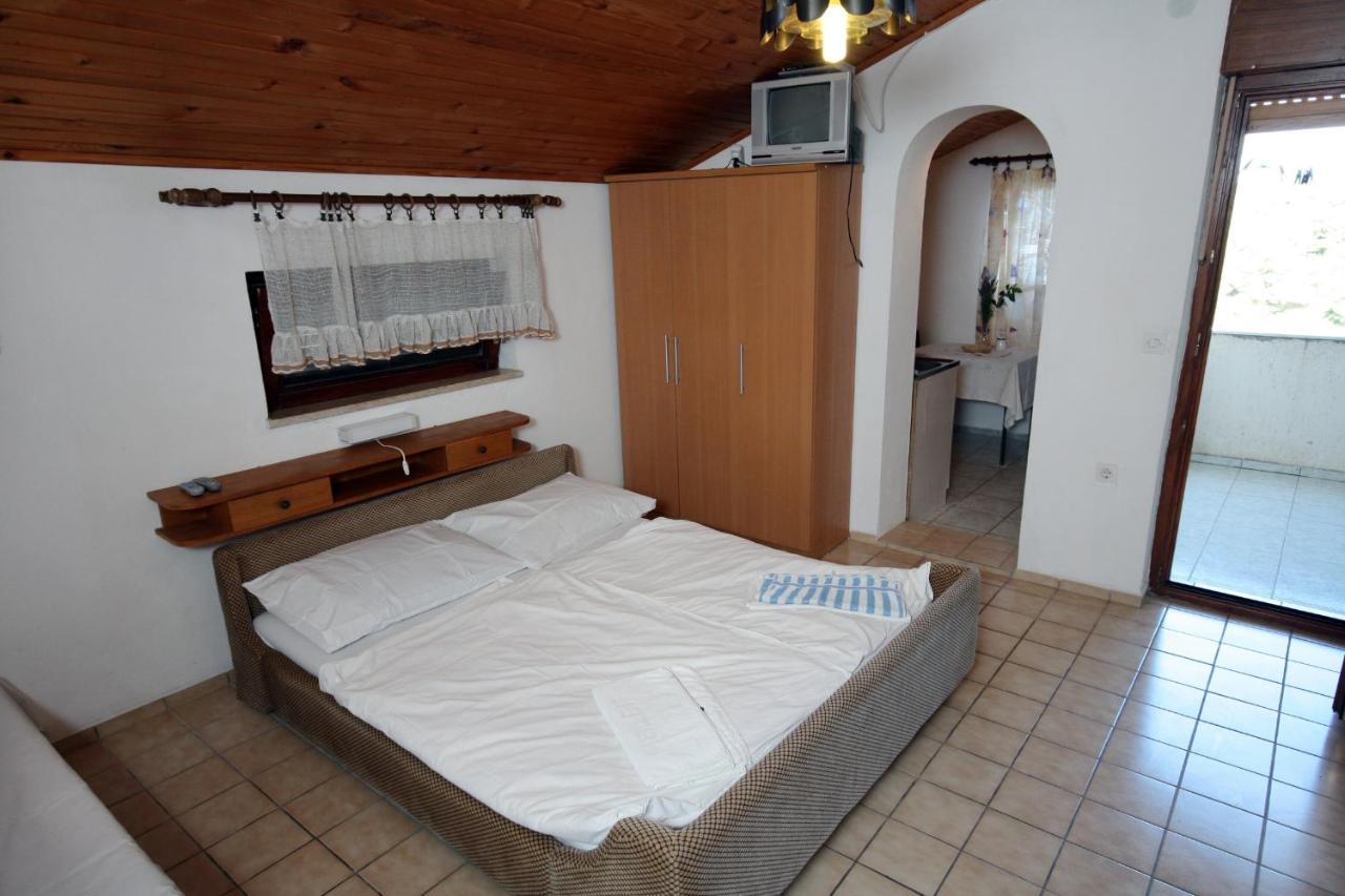 Apartments By The Sea Suha Punta, Rab - 5050 Kampor Exterior foto